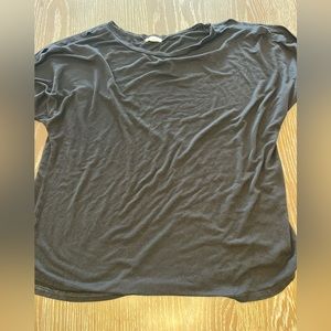 Women’s XL Loveappella Black Cold Shoulder Top